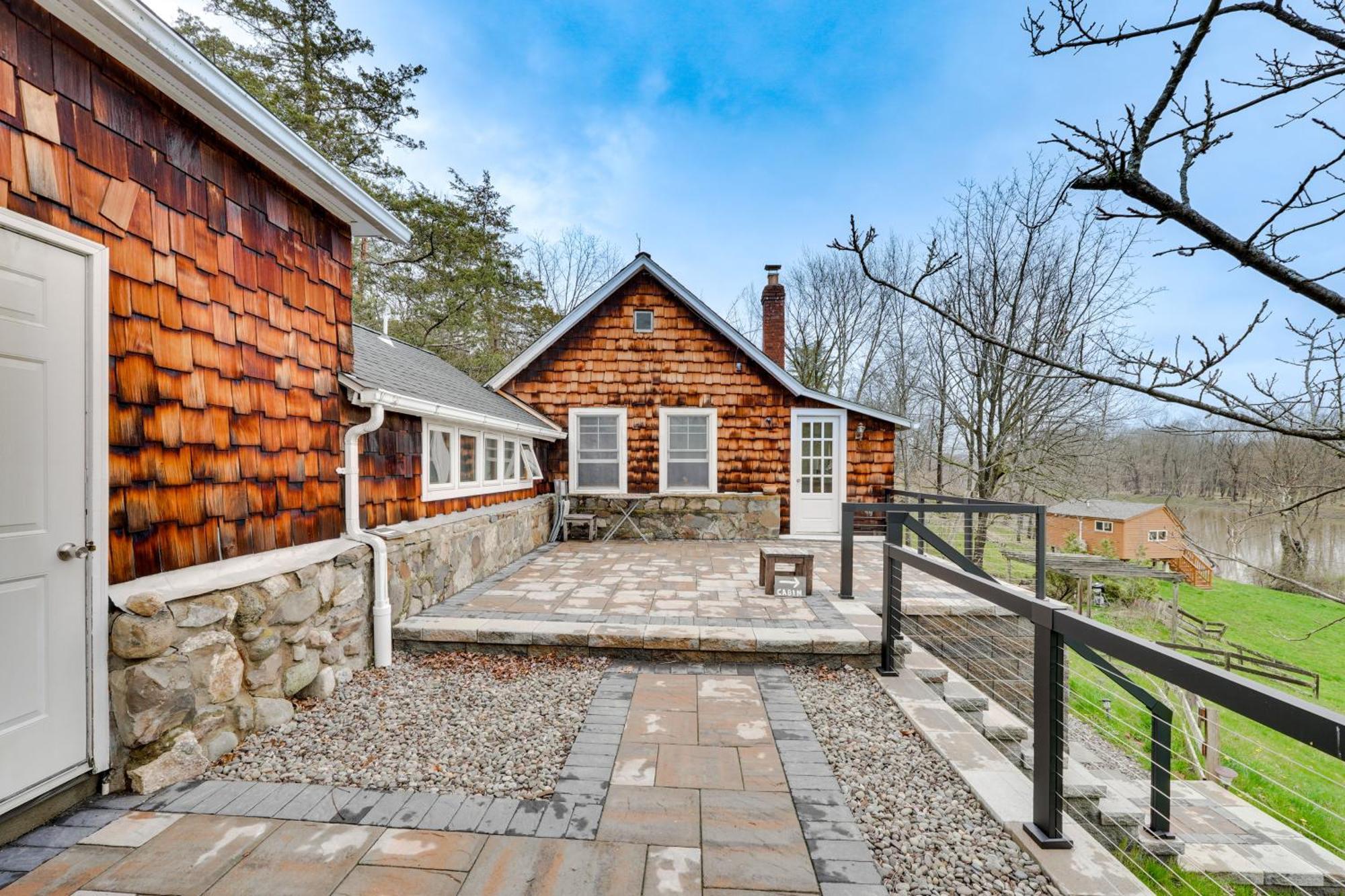 Cozy Upstate Studio With Walkill River Views! Нью-Палц Экстерьер фото